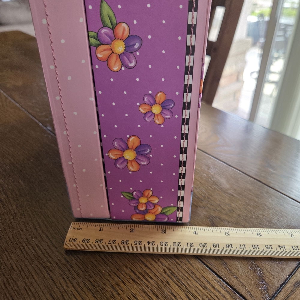 Mary Engelbreit "Let's Put The Fun Back In DysFUNctional" Cardboard Suitcase - Picture 8 of 9